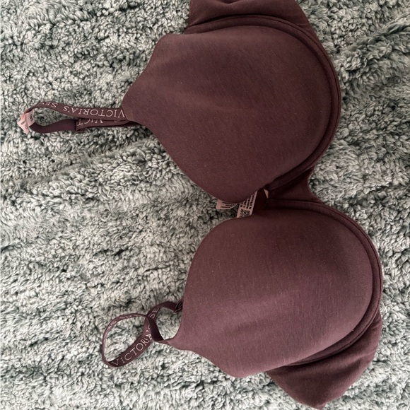 VS/Pink Bras - Picture 2 of 15